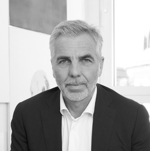 Dr. Bernd Schuster